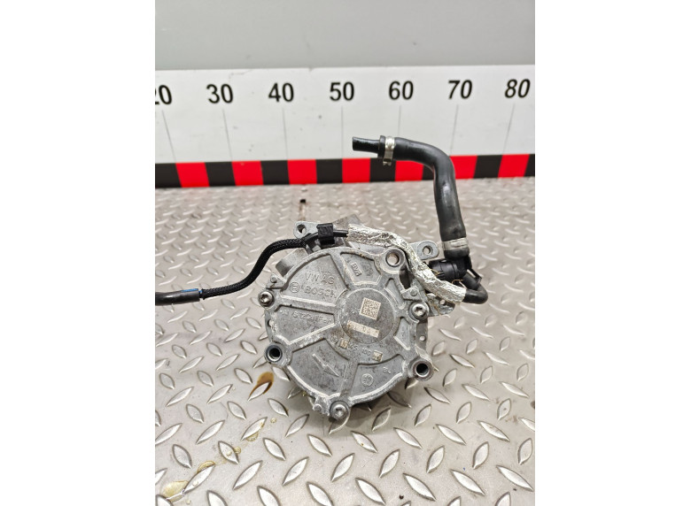 Насос вакуумный к Audi A4, 2021г.