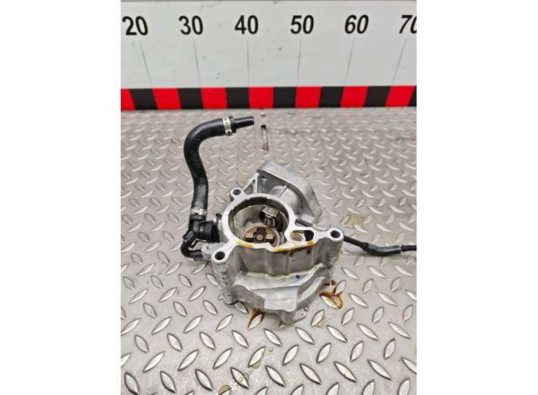 Насос вакуумный к Audi A4, 2021г.