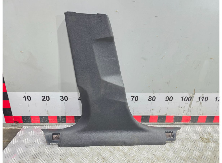 Обшивка стойки центральной левой к Audi A4, 2021г.