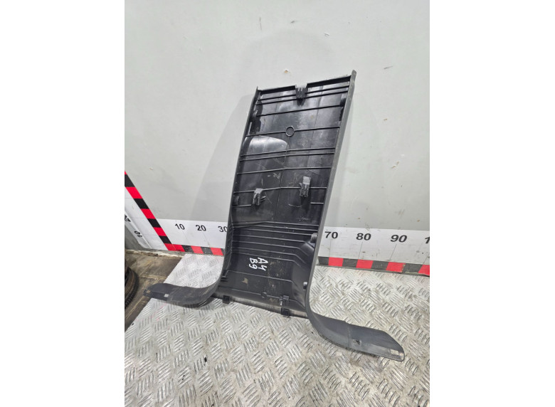 Обшивка стойки центральной левой к Audi A4, 2021г.