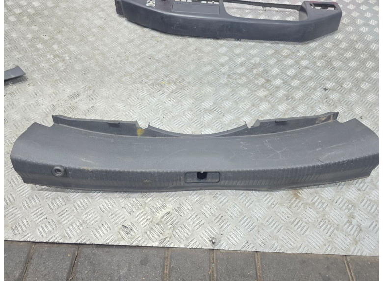 Обшивка багажника к Audi A4, 2021г.