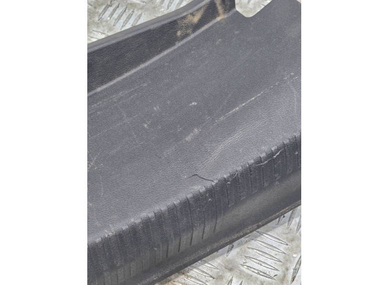 Обшивка багажника к Audi A4, 2021г.