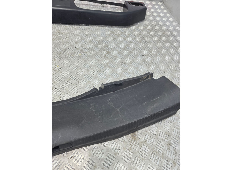 Обшивка багажника к Audi A4, 2021г.