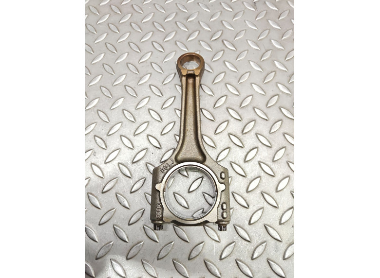 Шатун к Audi A4, 2021г.