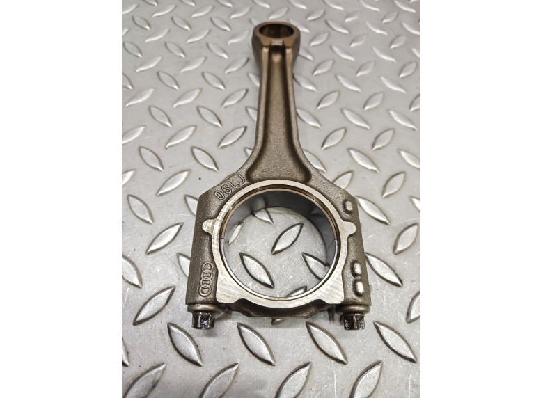 Шатун к Audi A4, 2021г.