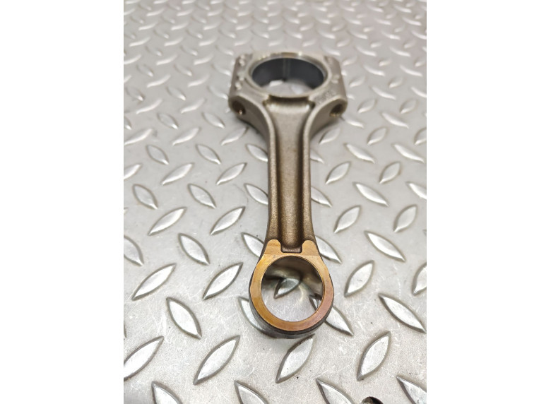Шатун к Audi A4, 2021г.