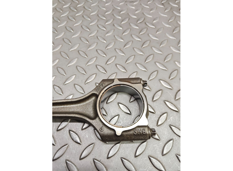 Шатун к Audi A4, 2021г.