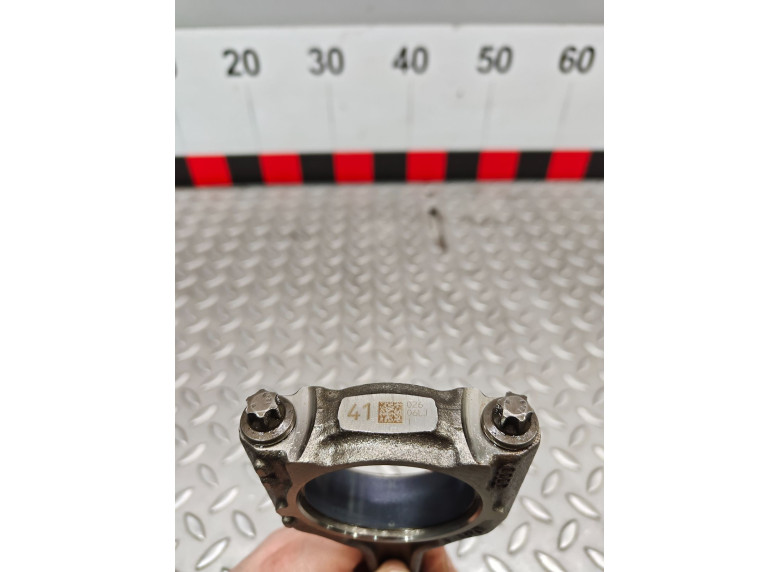 Шатун к Audi A4, 2021г.