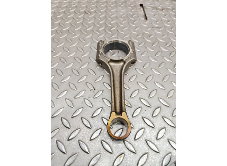 Шатун к Audi A4, 2021г.