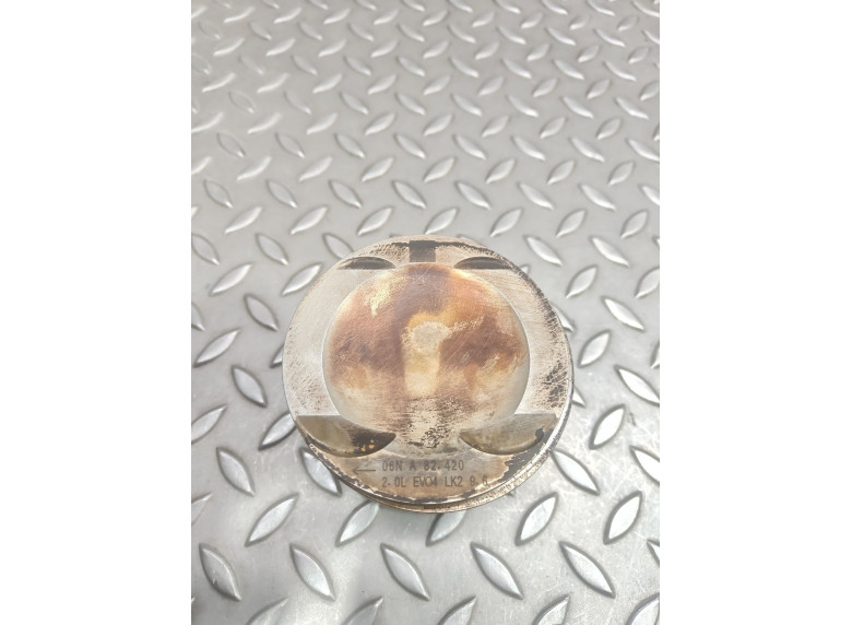 Поршень к Audi A4, 2021г.