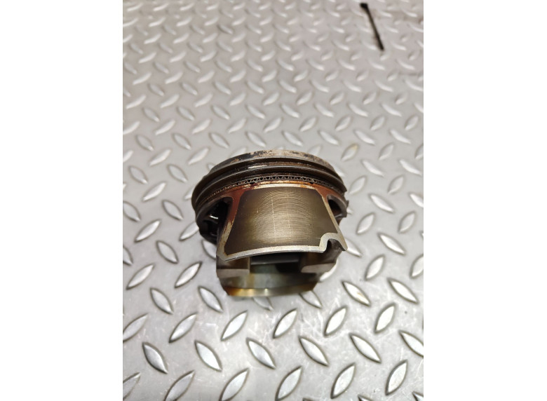 Поршень к Audi A4, 2021г.