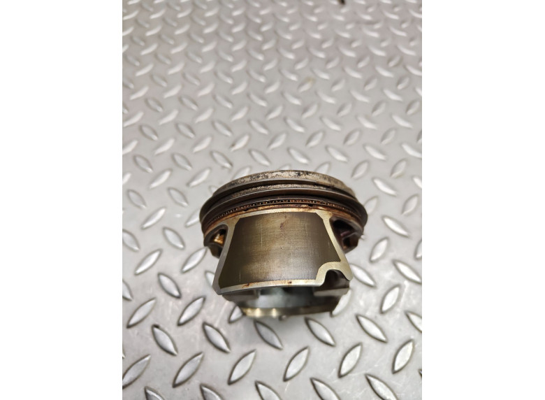 Поршень к Audi A4, 2021г.