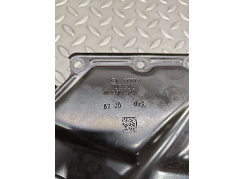 Крышка двигателя передняя к Audi A4, 2020г.