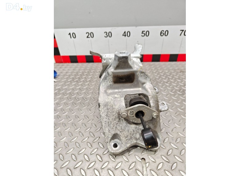 Кронштейн двигателя к Audi A4 undefined г.