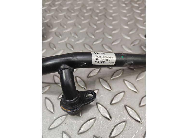 Трубка охлаждающей жидкости металлическая к Audi A4, 2020г.