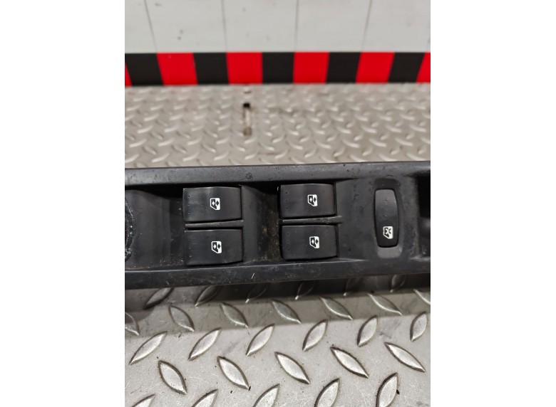 Блок управления стеклоподъемниками к Блок управления стеклоподъемниками к Renault Espace undefined г. Espace