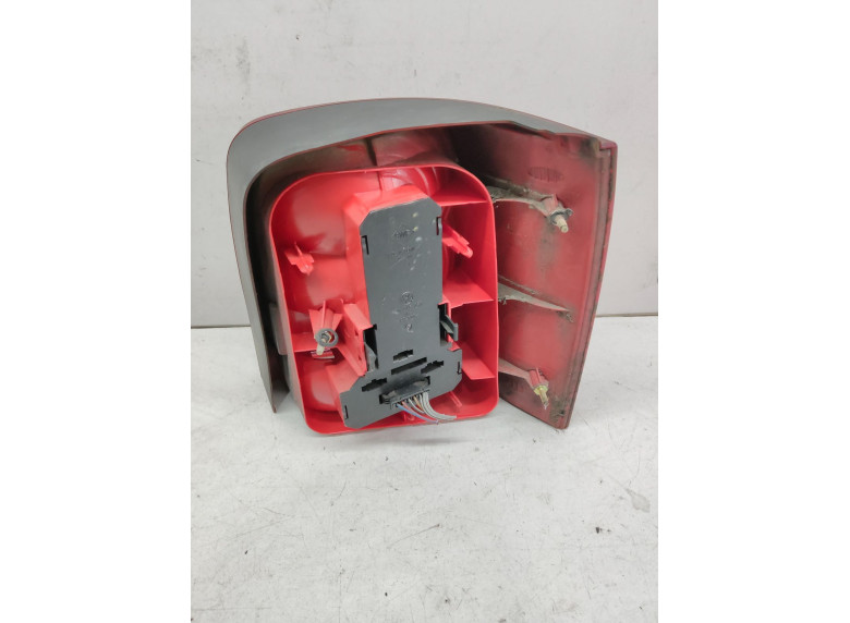 Фонарь задний левый к Volkswagen Passat, 1999г.