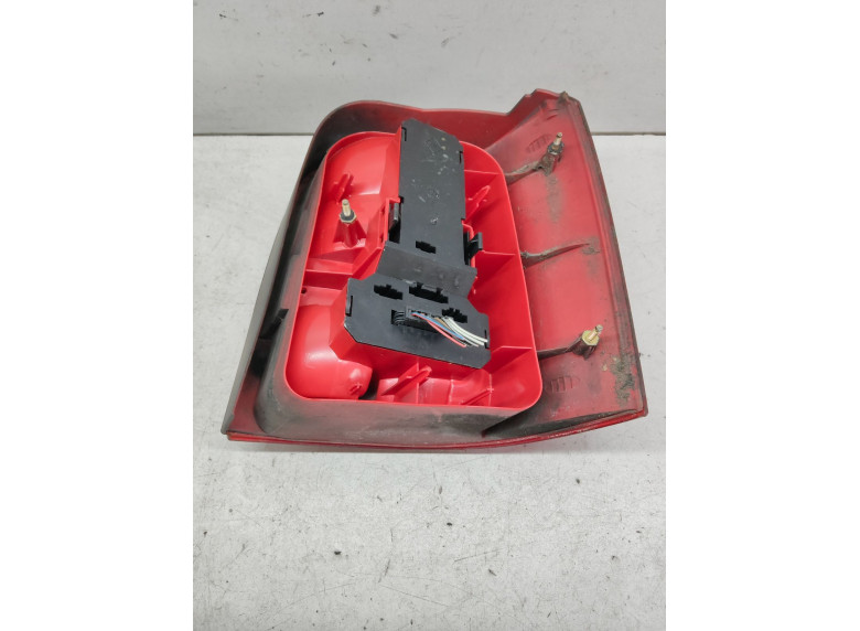 Фонарь задний левый к Volkswagen Passat, 1999г.