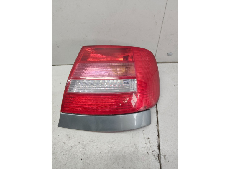 Фонарь задний правый к Audi A4, 2002г.
