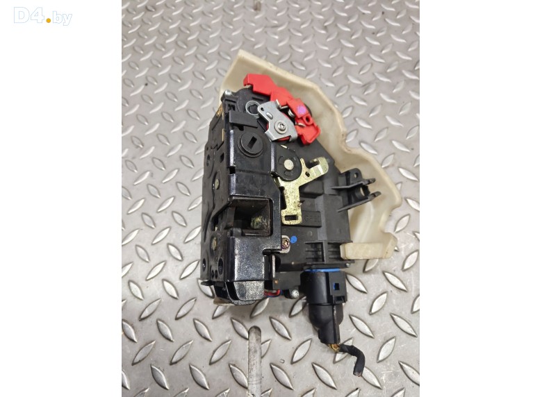 Замок двери задней левой к Volkswagen Jetta undefined г.