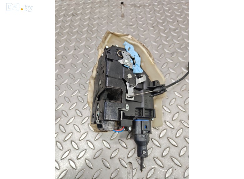 Замок двери передней левой к Volkswagen Jetta undefined г.