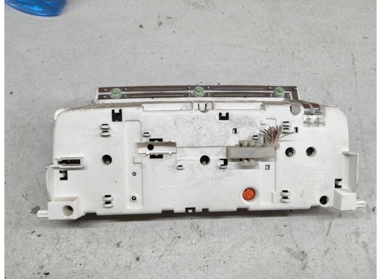 Щиток приборов (приборная панель) к Volkswagen Passat, 1996г.