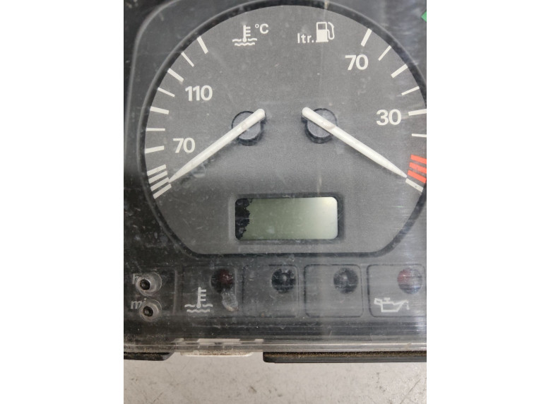 Щиток приборов (приборная панель) к Volkswagen Passat, 1996г.