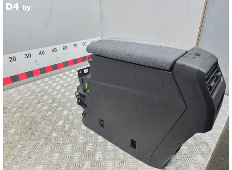 Подлокотник к Peugeot 5008 undefined г.