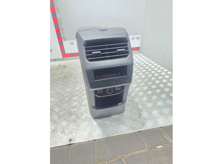 Подлокотник к Peugeot 5008, 2023г.