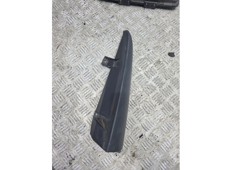 Накладка под фонарь правый к Renault Kangoo, 2010г.