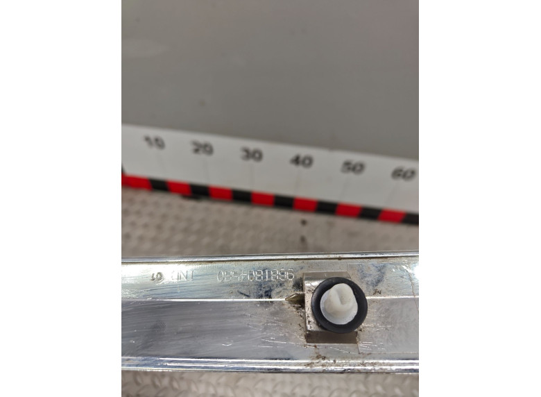 Молдинг двери передней левой к Citroen C5, 2010г.