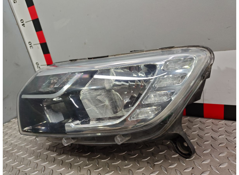 Фара левая к Renault Sandero Stepway, 2019г.