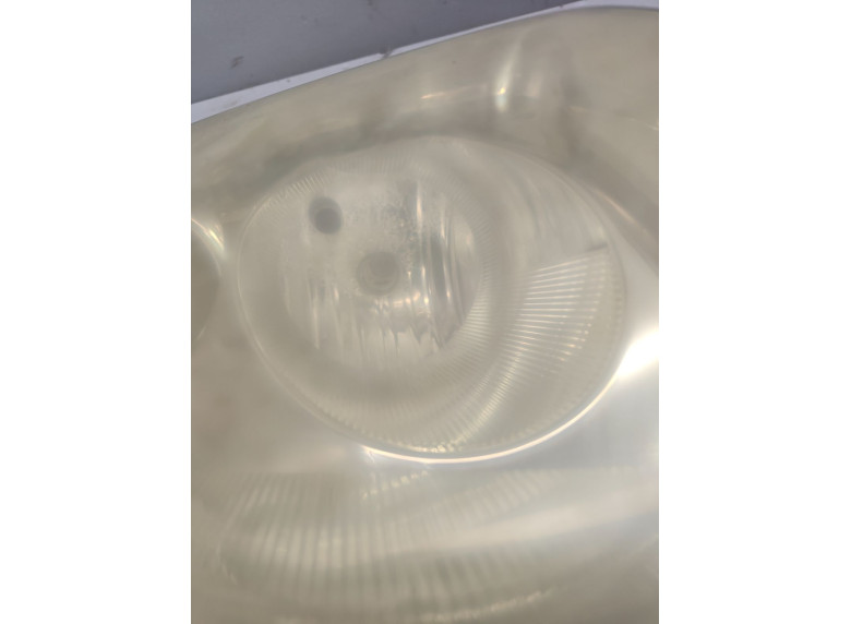 Фара правая к Volkswagen Passat, 2002г.