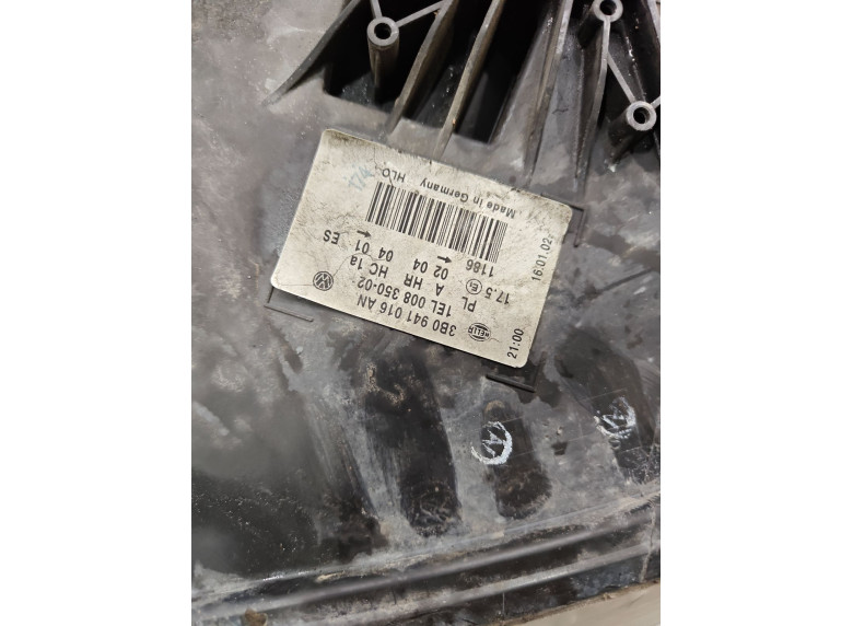 Фара правая к Volkswagen Passat, 2002г.