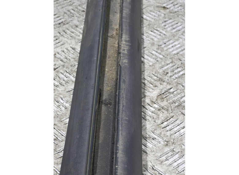 Направляющая сдвижной двери к Renault Master, 2006г.