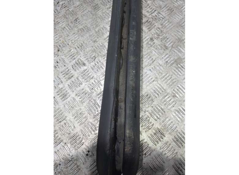 Направляющая сдвижной двери к Renault Master, 2006г.