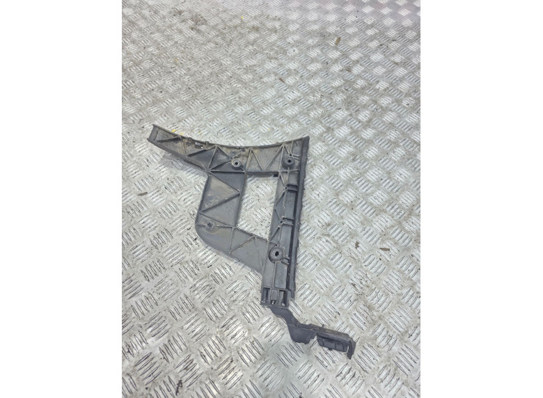 Кронштейн крепления бампера заднего к Audi A4, 2009г.