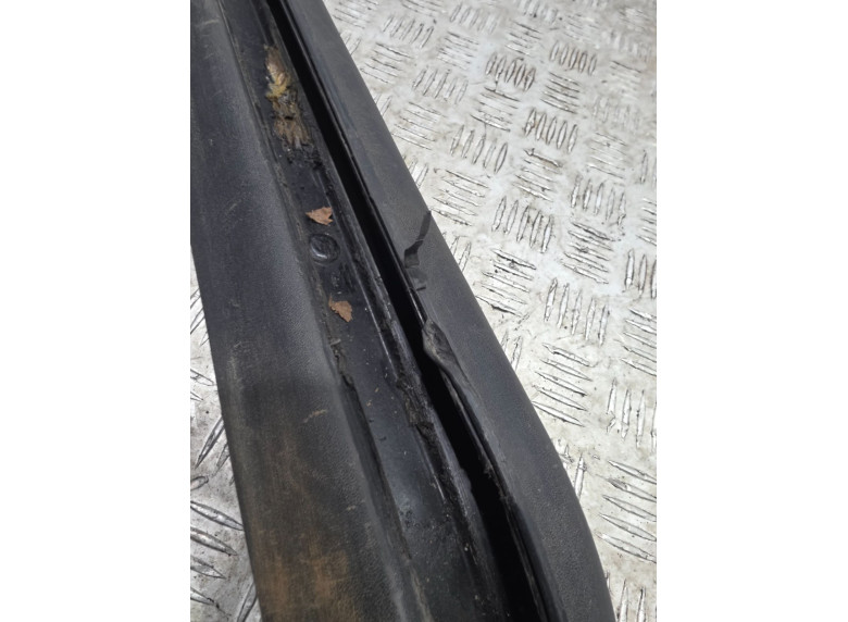 Направляющая сдвижной двери к Renault Master, 2006г.