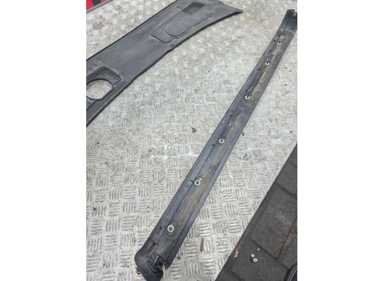 Направляющая сдвижной двери к Renault Master, 2006г.