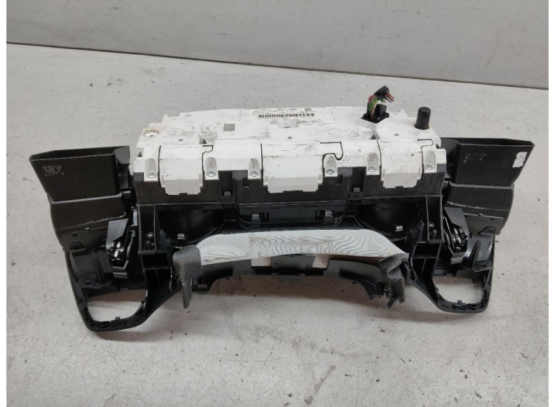 Дефлектор обдува салона к Citroen C5, 2009г.