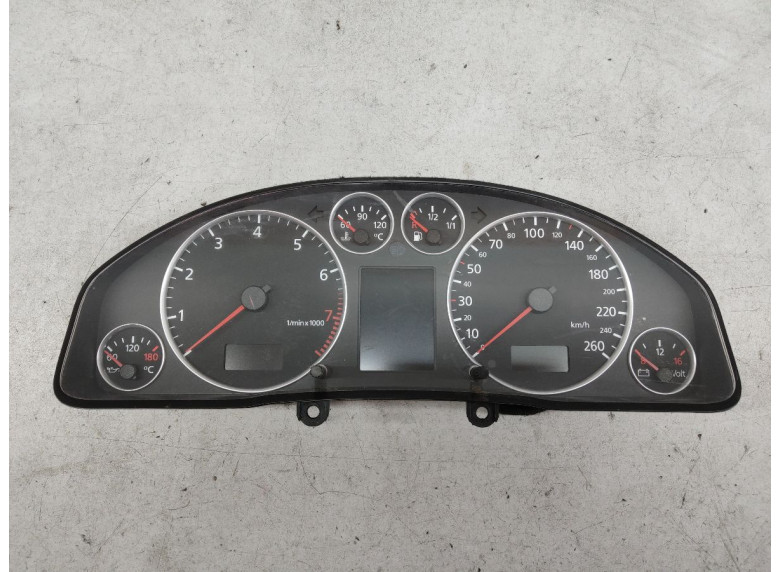 Щиток приборов (приборная панель) к Audi A6, 2002г.