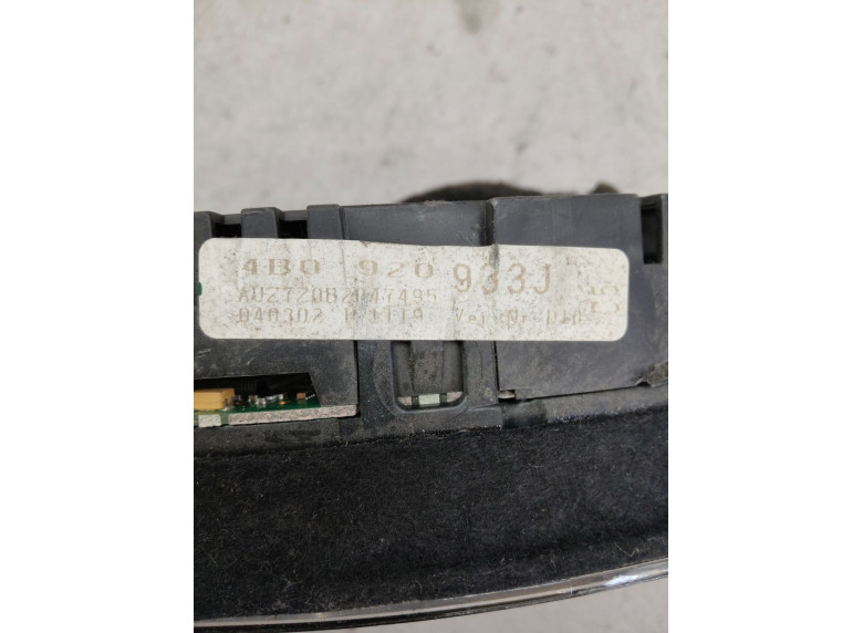 Щиток приборов (приборная панель) к Audi A6, 2002г.