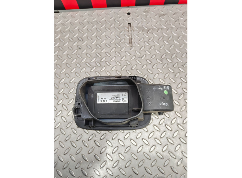 Лючок топливного бака к Audi A4, 2010г.