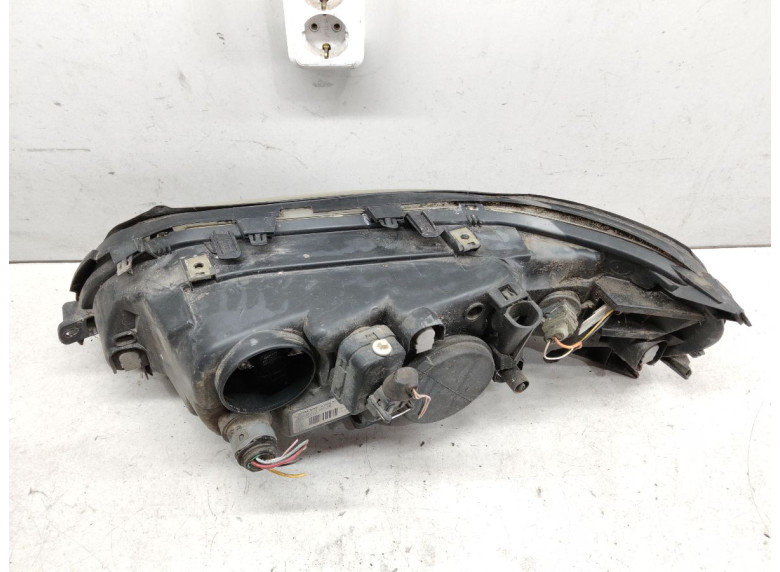 Фара правая к Volvo S60, 2004г.