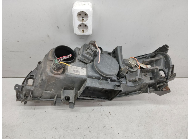 Фара правая к Volvo S60, 2004г.