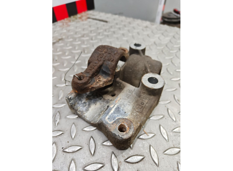 Кронштейн стабилизатора к Peugeot 607, 2004г.