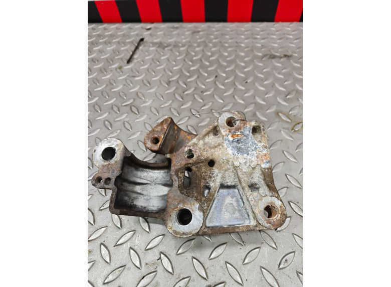 Кронштейн стабилизатора к Peugeot 607, 2004г.