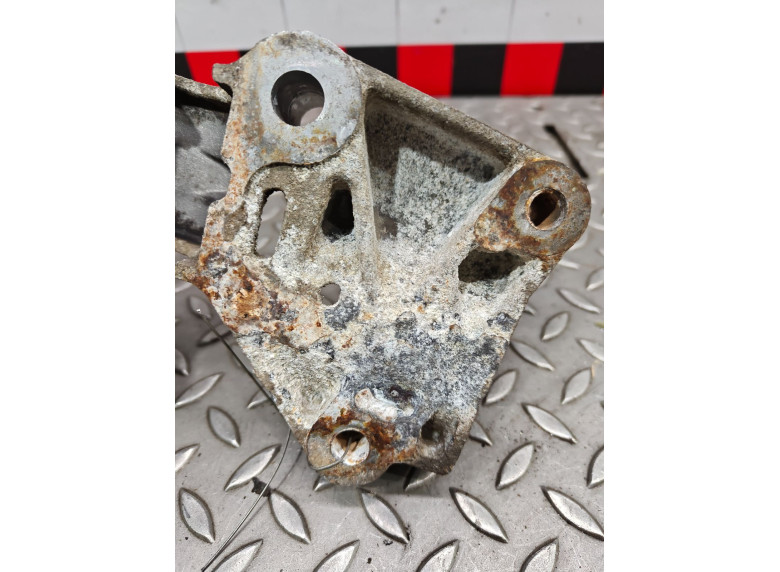 Кронштейн стабилизатора к Peugeot 607, 2004г.