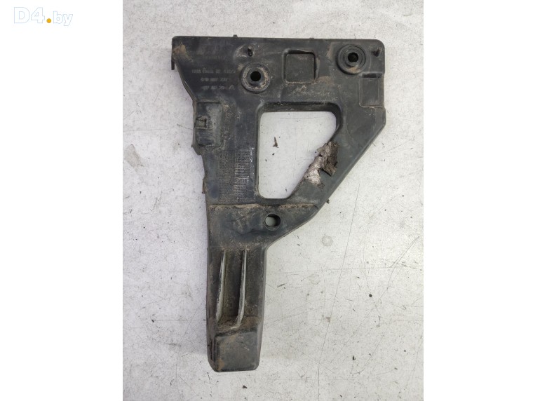 Кронштейн крепления бампера переднего к Audi A6 undefined г.