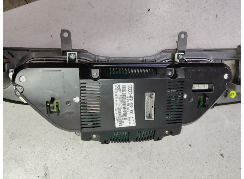 Щиток приборов (приборная панель) к Audi A6, 2005г.